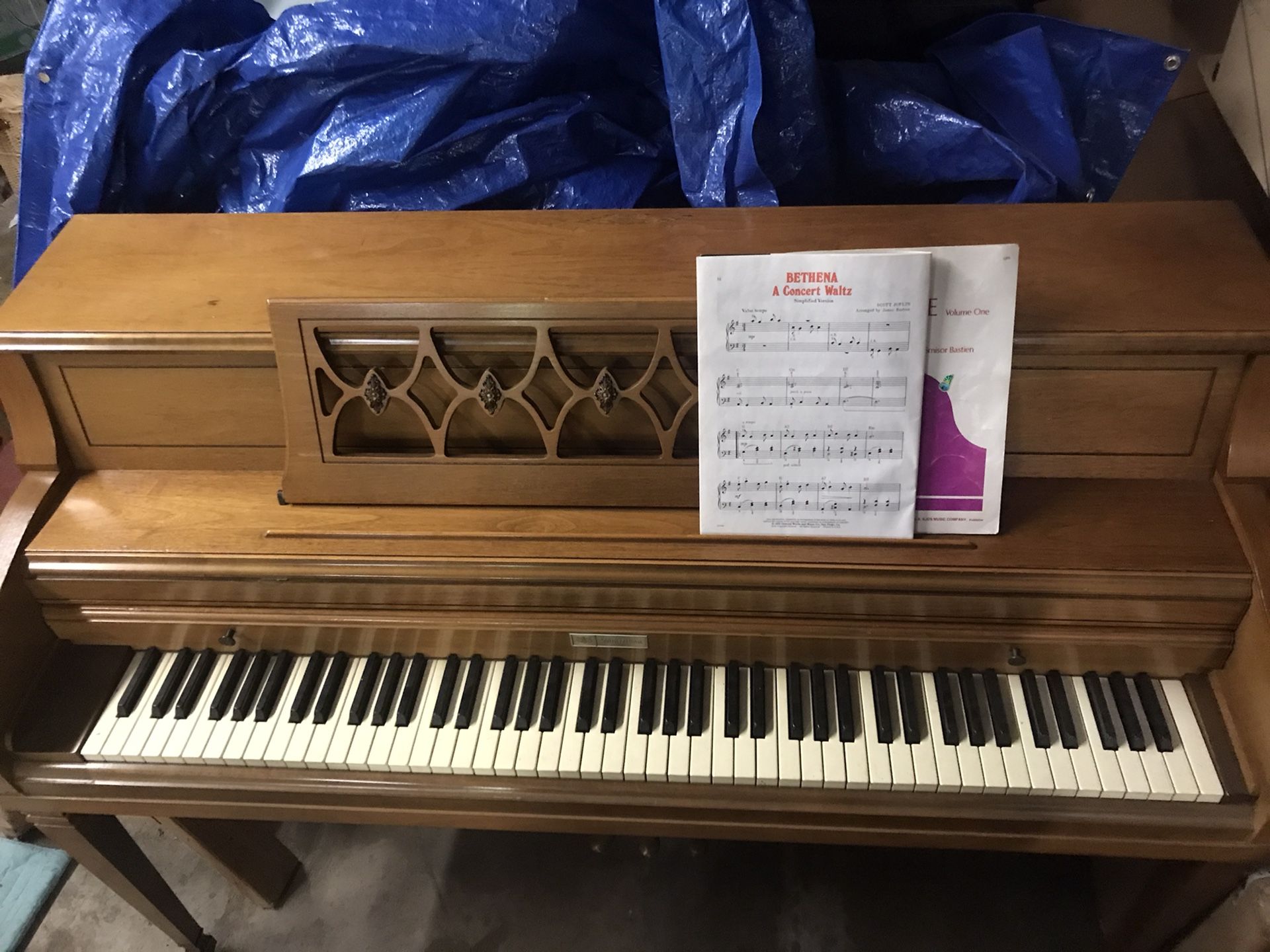 Upright Oak Model 2725 Wurlitzer 88 Key With Bench Custom Console Piano