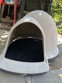 Casita de Pero  usada por $25 dolls Mide 2f.