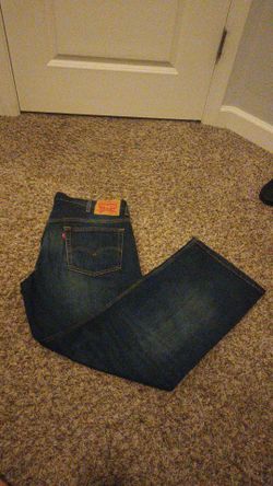 569 Levi's pants