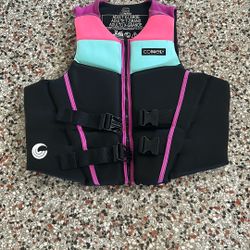 Connelly Women’s V-back Life Best