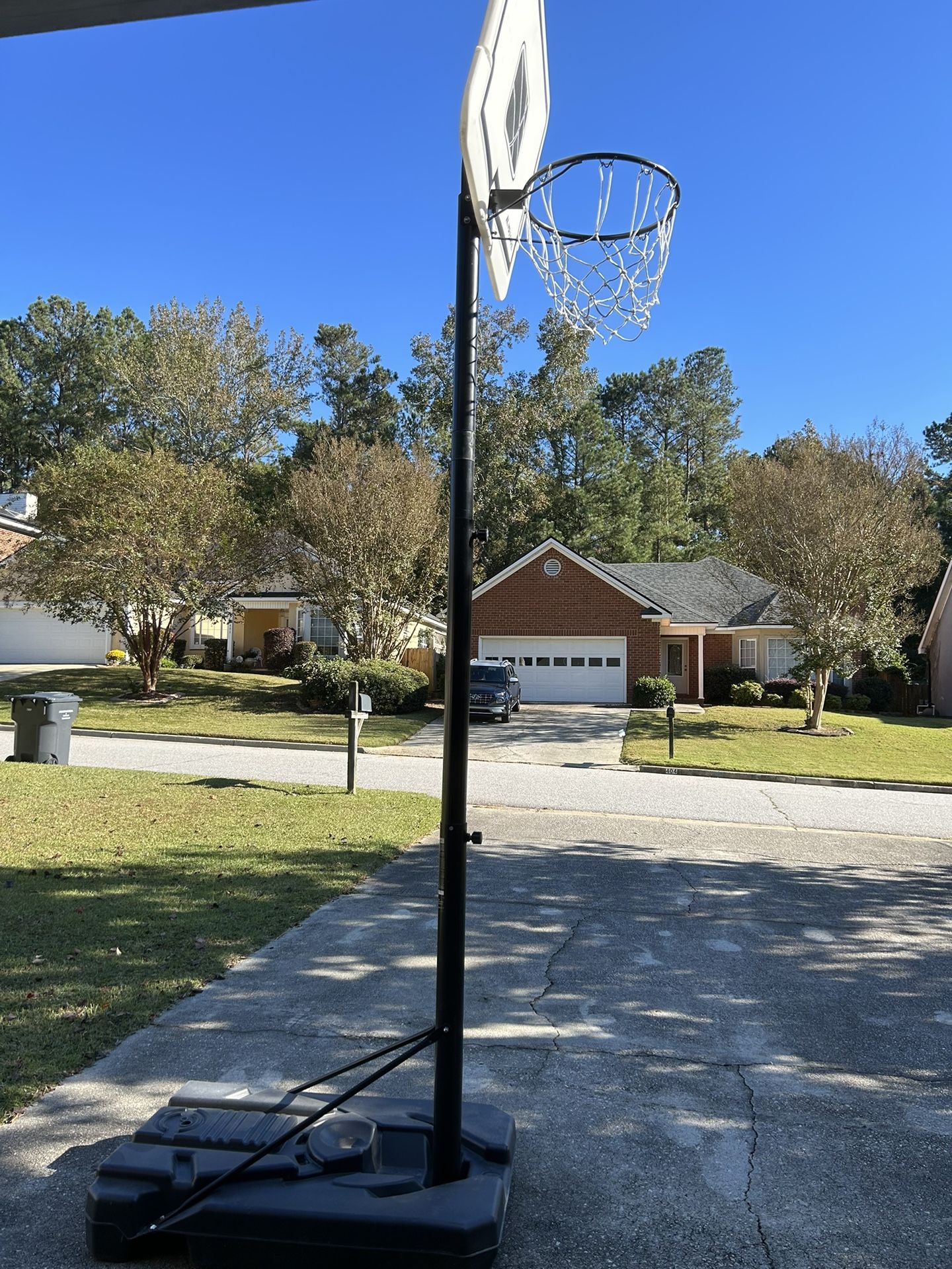 MaxKare Portable Basketball Hoop for Sale in Augusta, GA OfferUp
