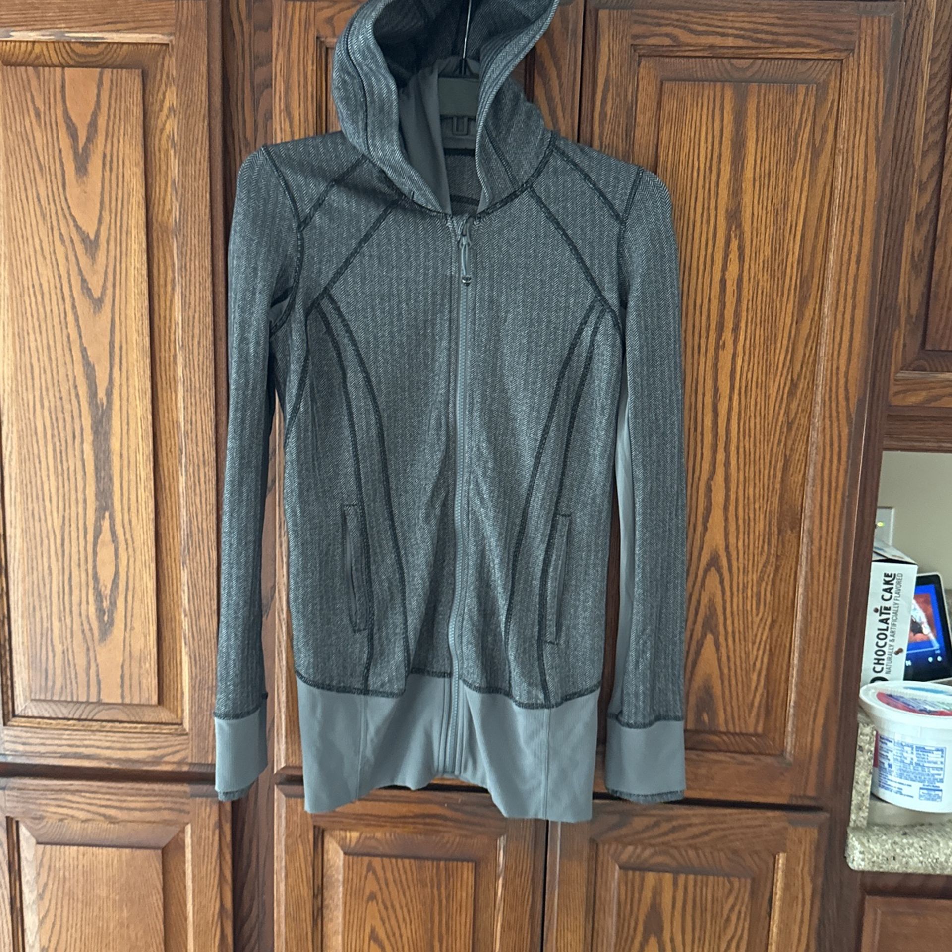 Women’s Lululemon Size 6, HEATHERED gray full zip Daily Practice hoodie jacket sweatshirt