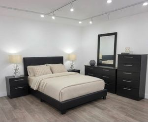 Band New Bedroom Set / Juego de Cuarto Nuevo a Estrenar
