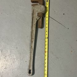 24 inches Heavy Duty Wrench 