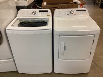 Insignia 4.1 cu.ft. Top Load Washer and Electric 7.0 cu.ft. Dryer Set New Scratch and Dent