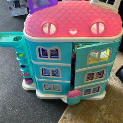 Doll House And Extras 