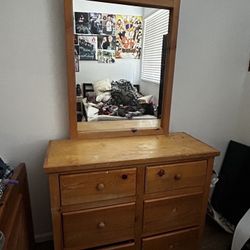 Dresser With Mirror
