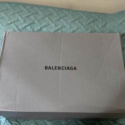 balenciaga tracks size 7