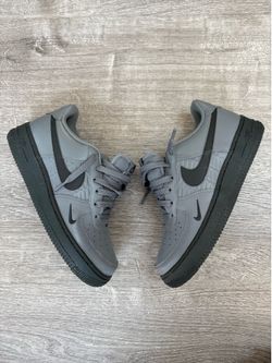 Size 5.5 youth Nike air forces