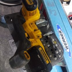 Milwaukee,Bosch,Dewalt