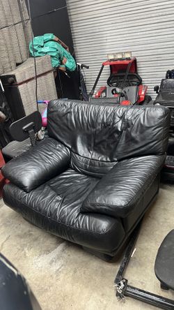 Genuina Leather 150$