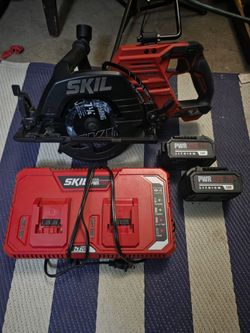 Duel battery Red and Black  Skil saw