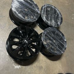 17” Kia Rims Gloss Black ,, Firm Price,,,,