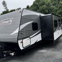 2019 Coleman Lantern 285BH Bunkhouse 