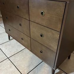 Mid-Century ( Style ) 6 Drawer Solid Pine Wood Dresser 