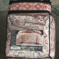 Queen Comforter Set