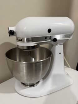 KitchenAid Classic Series 4.5 Quart Tilt-Head Stand Mixer K45SS, White