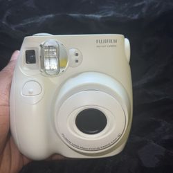 Polaroid camera 7S