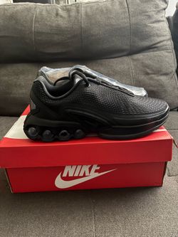 Nike Air Max DN Size 5.5Y/ 7 Women’s Brand New