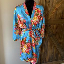 NWOT Floral Kimono Robe in Blue