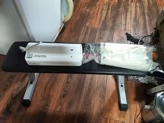FoodSaver compact 2 like new!!