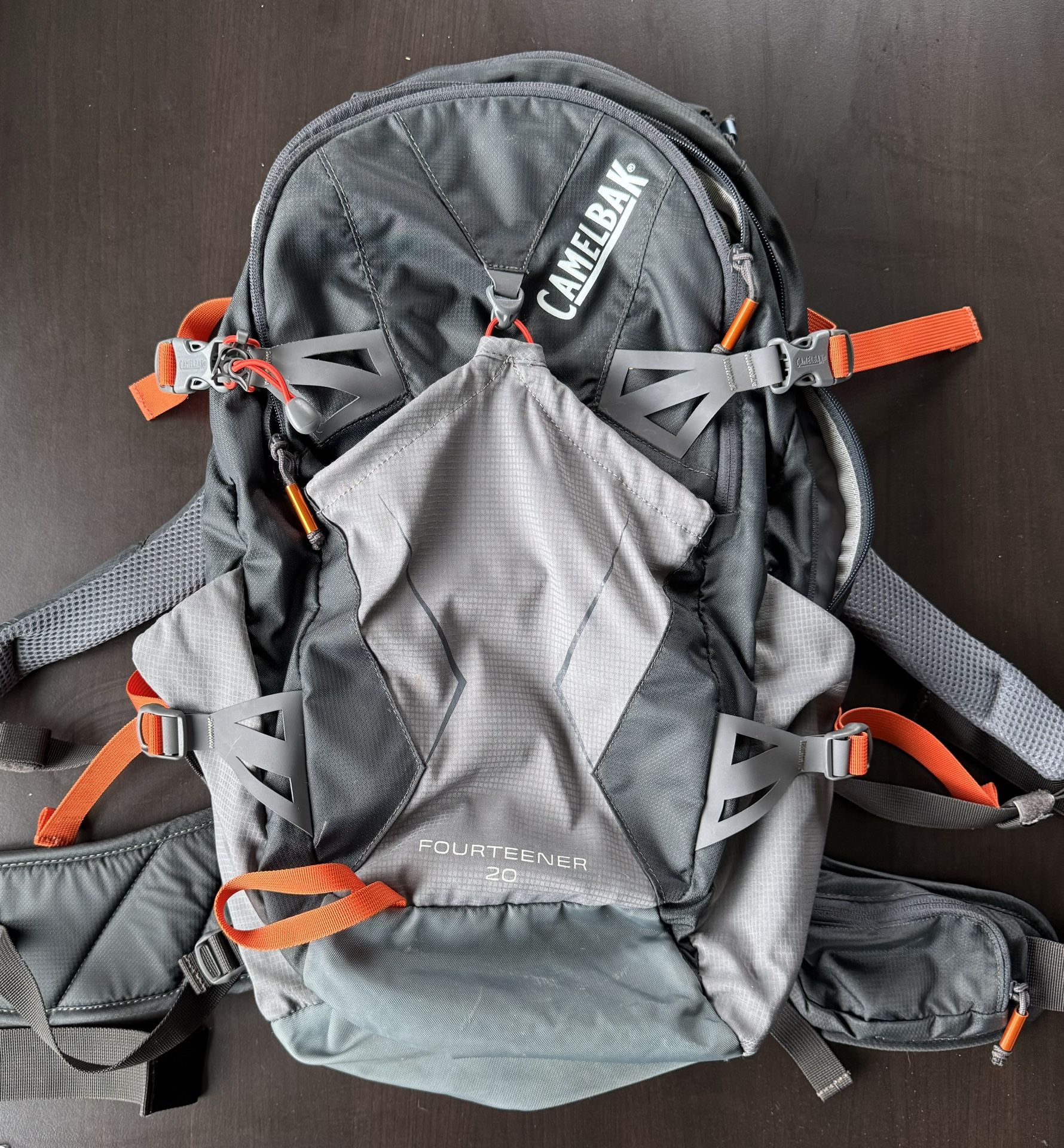 CamelBak Daypack Hydration Backpack - Fourteeneer 20