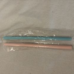 2 Reusable Silicone Straws