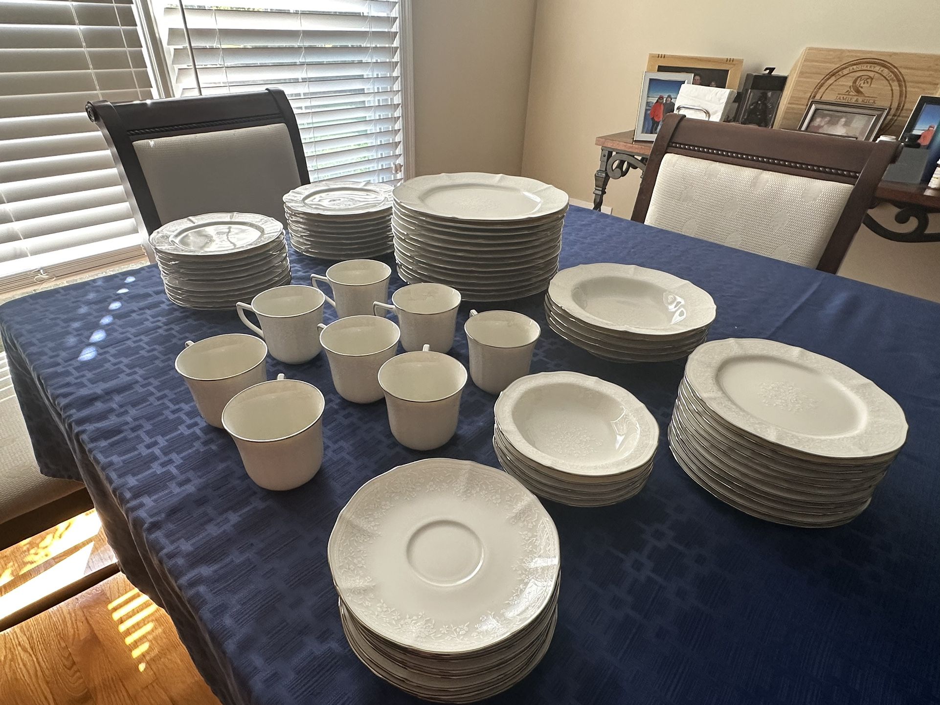 Noritake China - Chandon Platinum