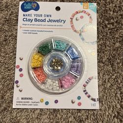 Clay beads jewelry maker