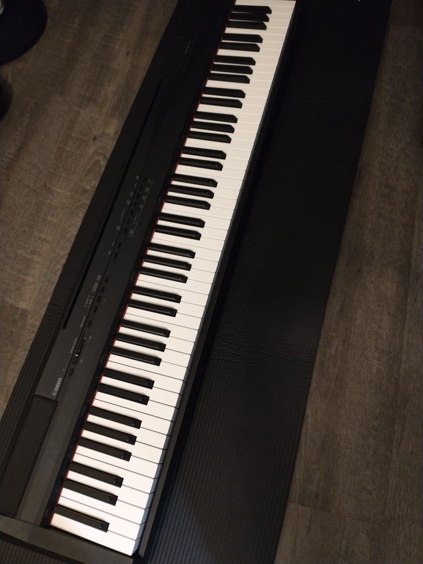 Yamaha Piano P-105