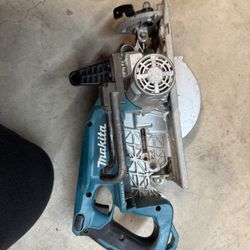 Makita 18V X2 LXT Lithium-lon (36V) Brushless Cordless Rear Handle 7- 1/4 in. Circular Saw (Tool-Only)