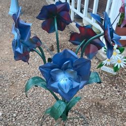 Metal Yard Decor