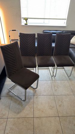 4 Gray Velvet Dining Room Chairs - Rooms To Go