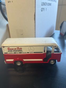 SNAP ON TOOLS DIE CAST REPLICA 1961 DIVCO STEP VAN
