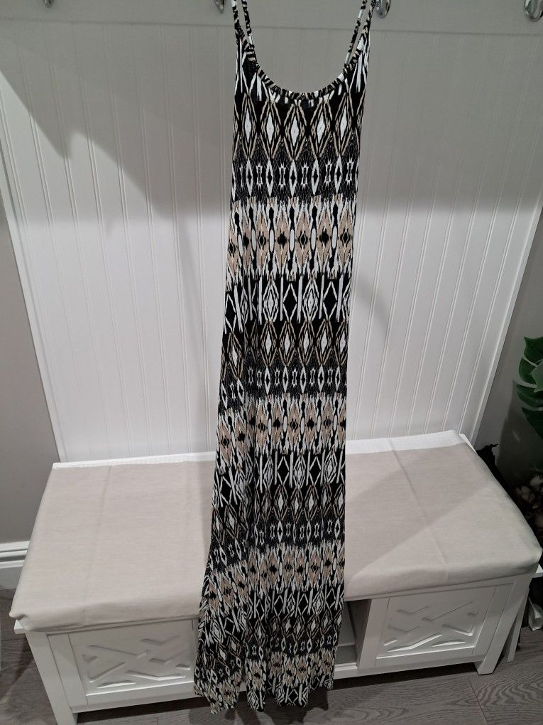 Long Dress With Crossed Back