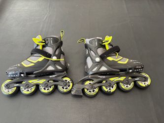 Adjustable rollerblades