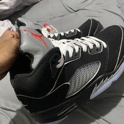 Jordan 5 black metallic 