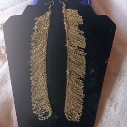 BEAUTIFUL GOLD TONE LONG CHAIN EARRINGS 