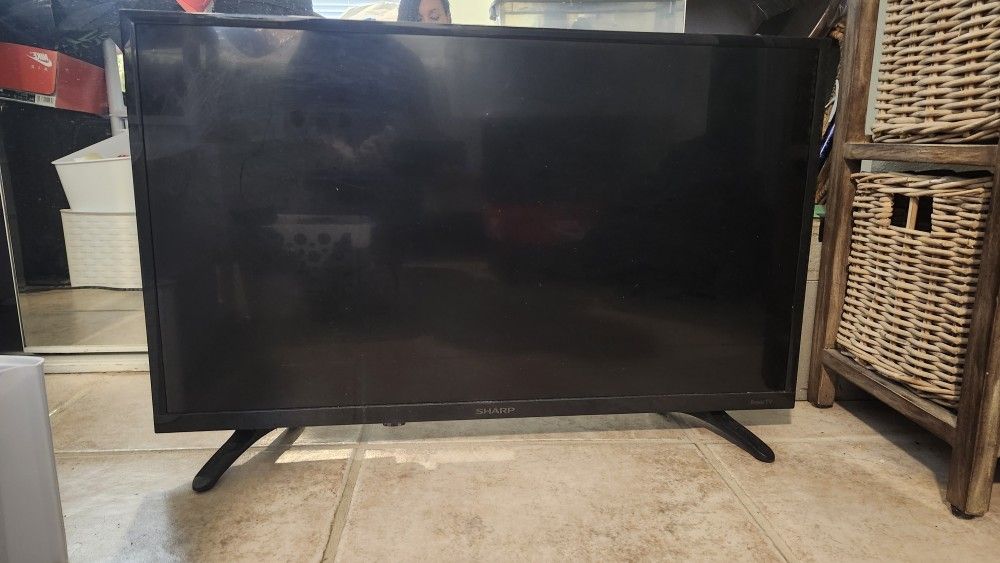 32 In. Sharp Tv