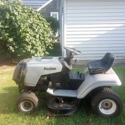 Lawn tractor  (POULAN)