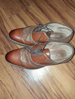 Man's dress shoes