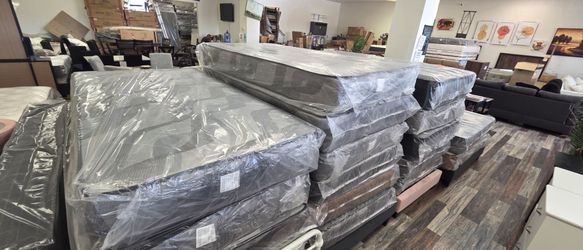 Twin mattress (standard)
