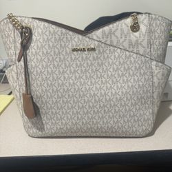 Michael Kors Purse & Wallet