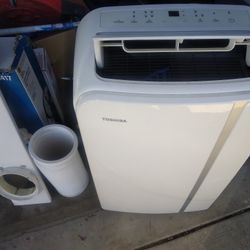 TOSHIBA PORTABLE AIR CONDITIONER 