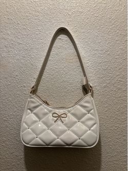 White shoulder bag