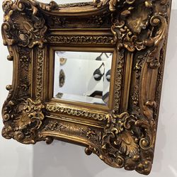 Ornate Gold Wall Mirror –Decorative Baroque Style