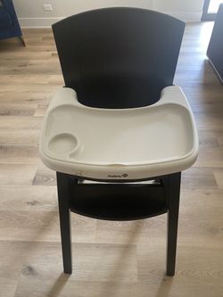 Safety 1st Beaumont Wood High Chair