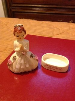 Vintage praying bride on trinket box