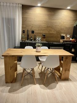 Dining Table & Chairs.