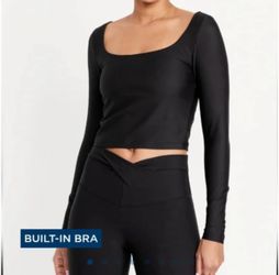 old navy active top in size small